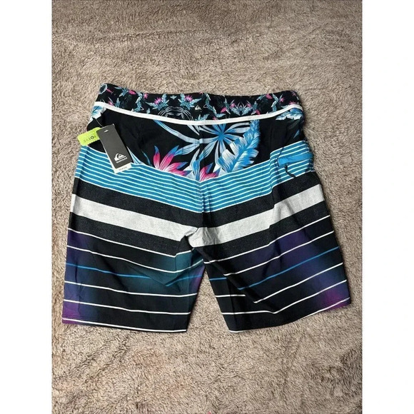 QUIKSILVER YG Remix Stripe 19" UEA1 Boardshorts BLUE NWT - Picture 16 of 16
